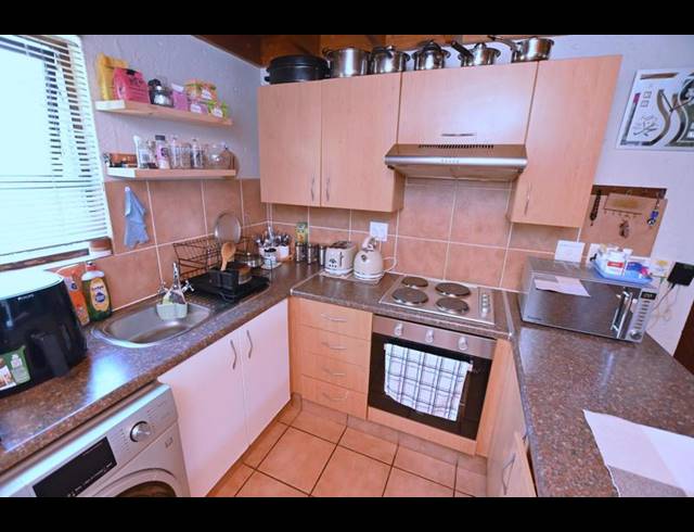 2 BEDROOM APARTMENT FOR SALE IN LONEHILL